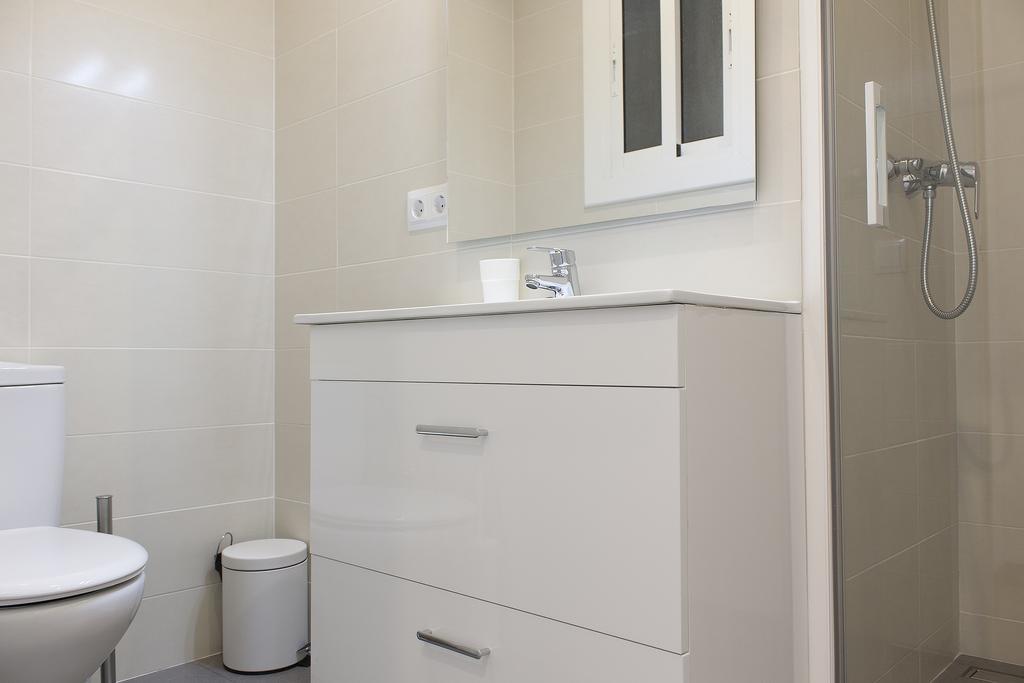 Apartmán Flateli Roger 6 Barcelona Exteriér fotografie