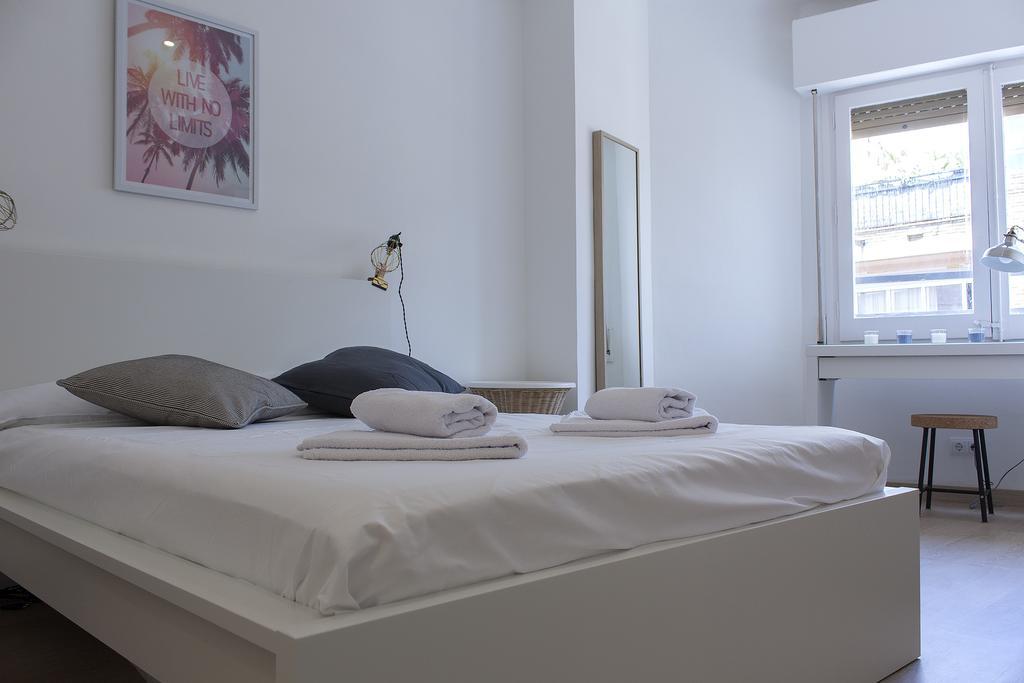 Apartmán Flateli Roger 6 Barcelona Exteriér fotografie